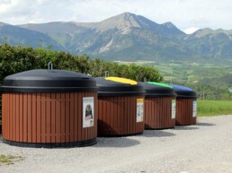 ilustracni foto polopodzemni kontejner zbin